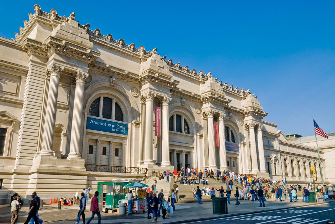 New York City, The Metropolitan Museum of Art. Main entrance exterior on Fifth Avenue.. Image shot 2006. Exact date unknown.